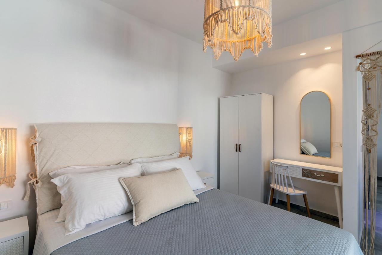 Santorossa Luxury Villas Emborió Kültér fotó