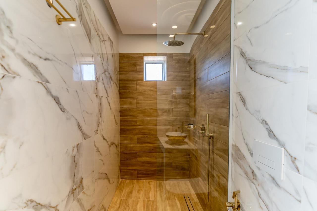 Santorossa Luxury Villas Emborió Kültér fotó